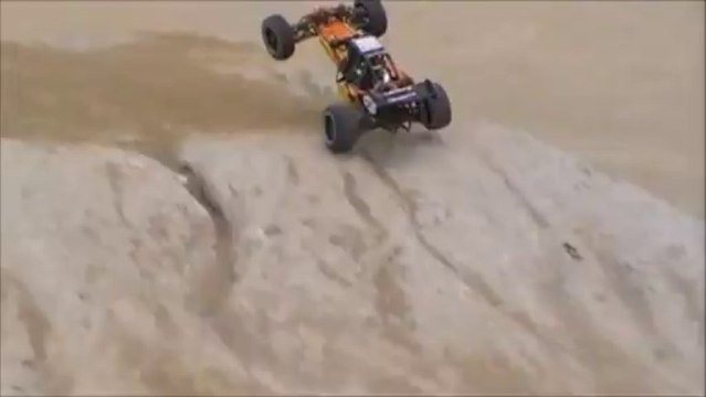 26CC 1/5 RC Baja Buggy Jumping