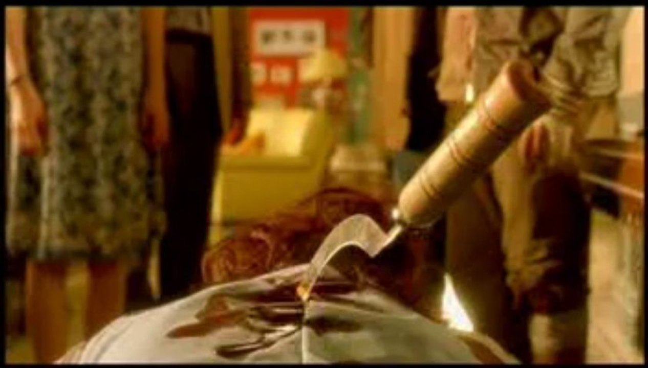 At Home with the Rozes / Bienvenue chez les Rozes (2003) - Trailer