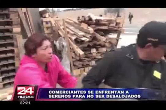 Recicladores se enfrentan a serenos en violento desalojo en El Agustino