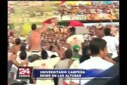 VIDEO: jugadores de la 'U' celebraron en los interiores del estadio de Huancayo (2/3)