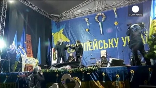 Fresh anti-government protests as Ukrainian government signs bailout agreement with Russia