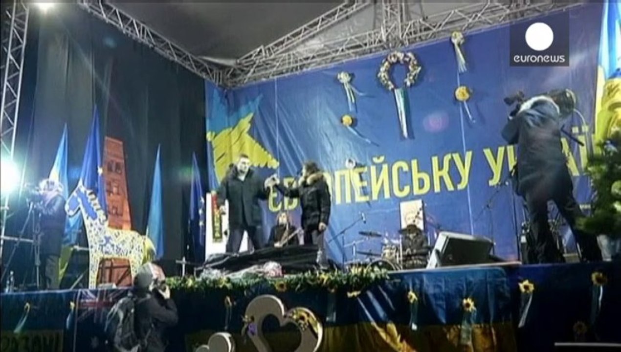 Ukraine : L'opposition conspue les oligarques