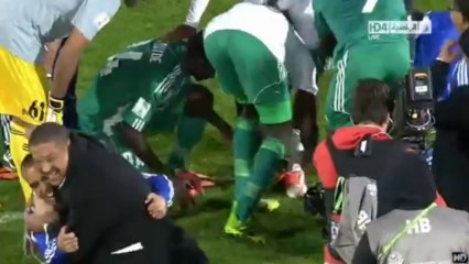 Raja Casablanca Players Steal Ronaldinho`s boots 2013