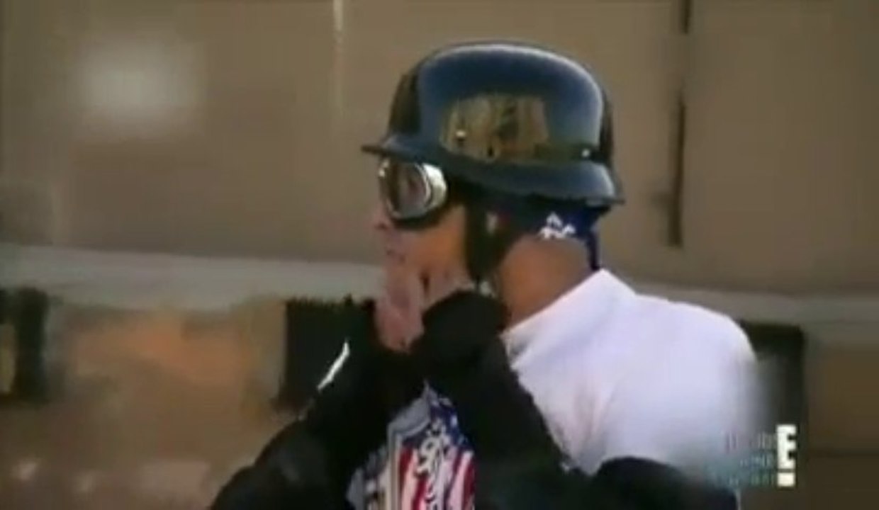 Traverser une vitre et s'éclater : FAIL énorme!