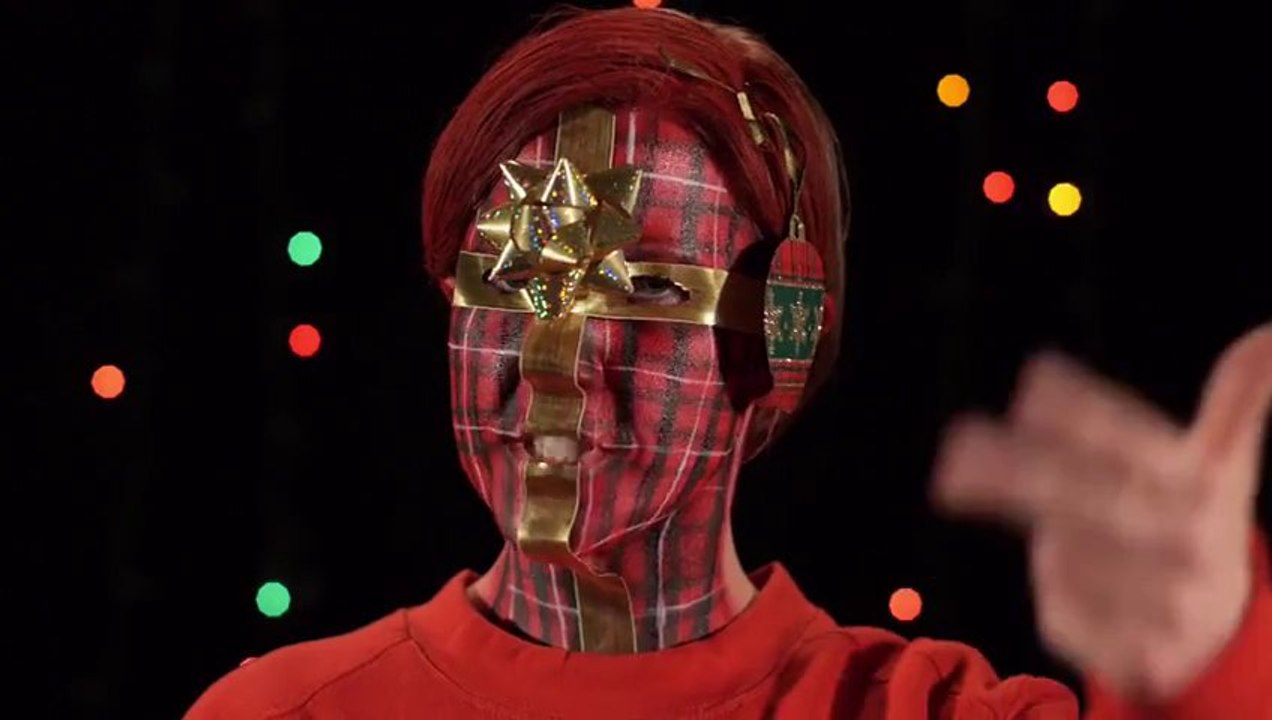 Funny Christmas Face song! Epic...