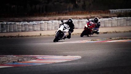 Triumph Supersport.  Daytona 675 R