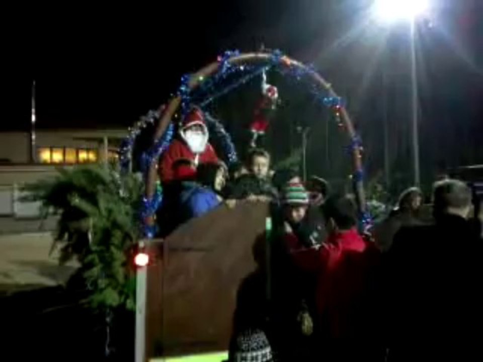 Arbre de Noël : les petits en calèche !