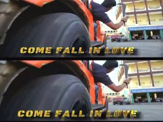 Deepika invites his ex Ranbir and Sid Mallay for a party...