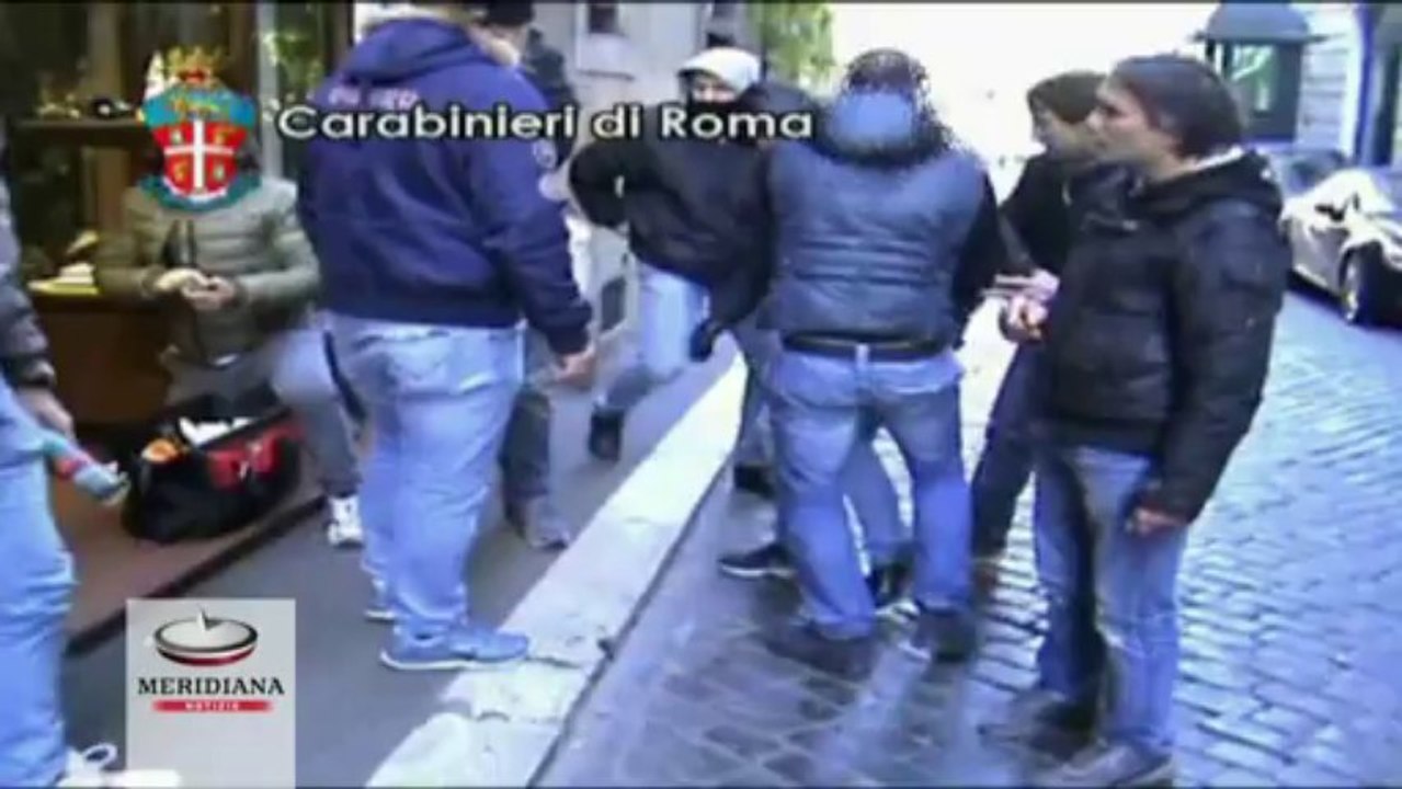 Fermati dai Carabinieri tre ladri in una gioielleria. Sequestrato bottino di 400mila euro
