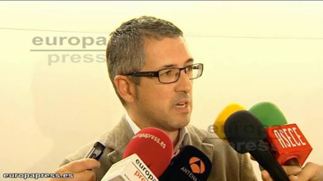 Grupos piden la dimisión del ministro de Industria