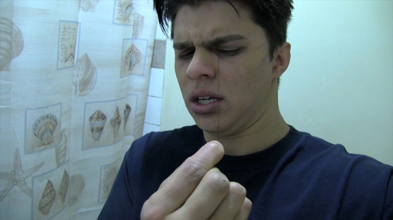 Paranormal Activity : The Marked Ones - What Is Happening To Me VOST