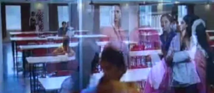 SCR-RIP - Irandaam Ulagam - 2013 - AVI - XviD - MP3 - 700MB(00h00m00s-00h50m33s)