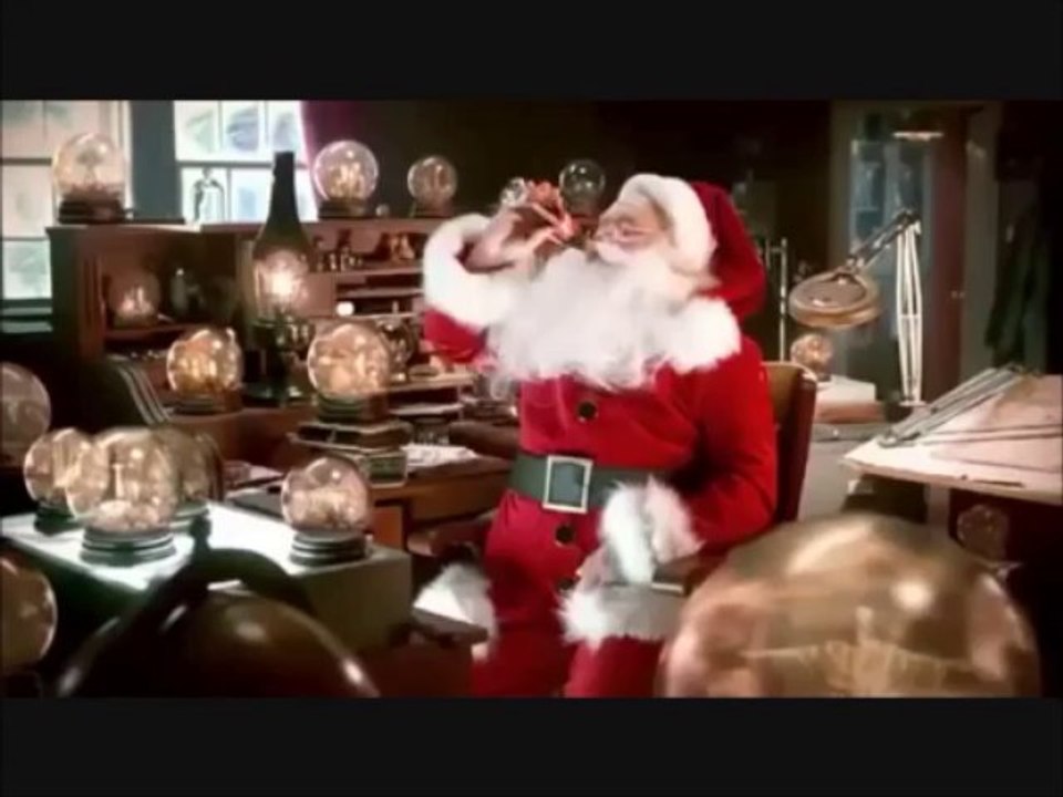 I saw mummy kissing santa clause