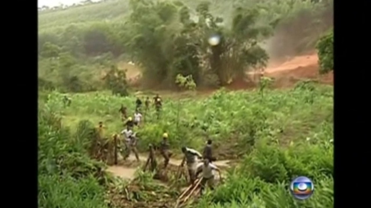 Brazil mudslide kills six