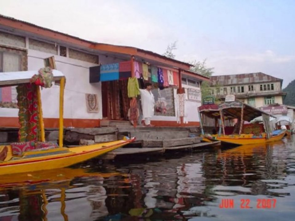 ▶ Visit Dal Lake with Arvind Pandit