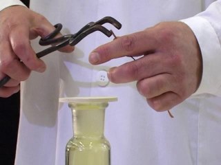 131. Взаимодействие хлора с медью