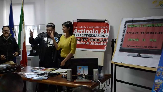 SARA TOMMASI NEWS FLERTA COL NOTO LEADER DEL MASCHILISMO MONDIALE-SALVATORE MASCHIO100X100