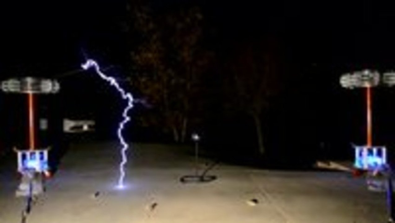 In the Hall of the Mountain King - Played on Tesla Coils