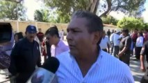Parents clash with teachers outside school in Mexico