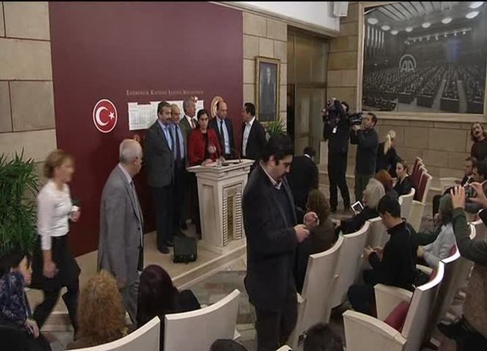 HDP'li Milletvekillerinin Açlık Grevi Sona Erdi