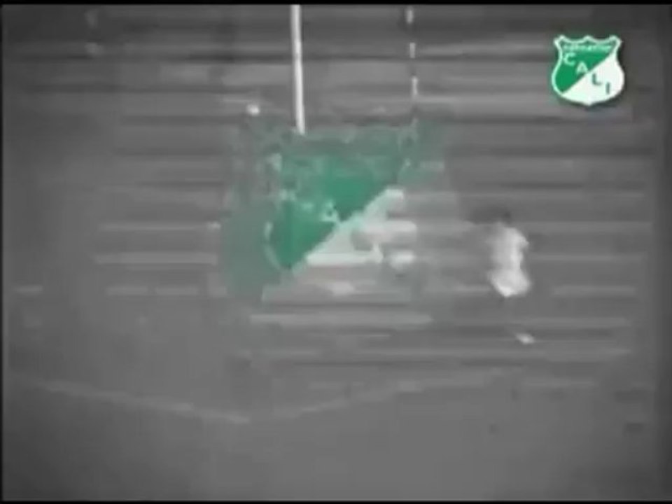 GOL DIEGO UMAÑA DEPORTIVO CALI 4X0 MILLONARIOS DICIEMBRE 14 DE 1977