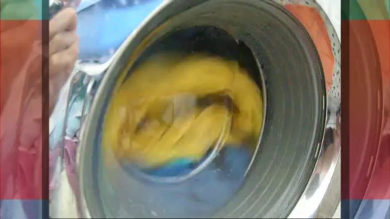 Im haushalt - waschmaschine - große wäsche