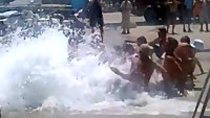 Boat Owner Pranks Sun Bathers