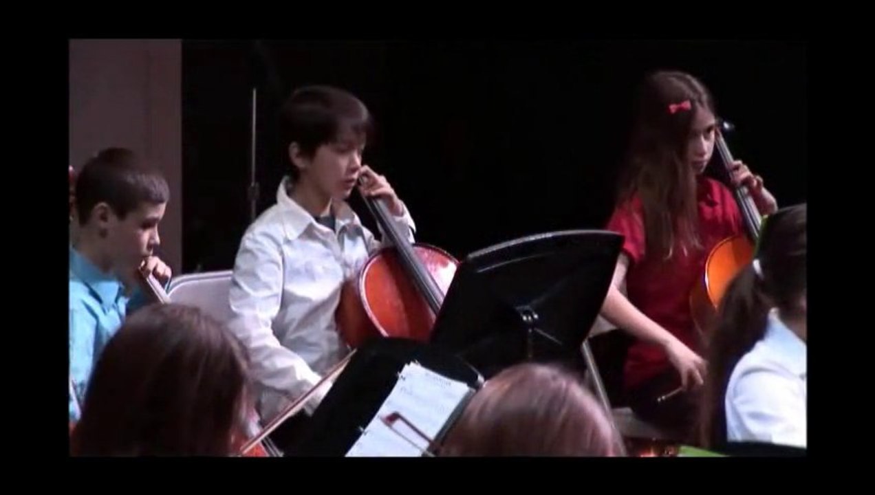 "Sample Video-Clip" Christmas Concert 13th December 2013,Le Plateau School,Montreal (Sean Stafford,Cello)