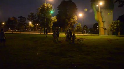 Pilotos del bmx disfrutando un picadito de  futbol con Fabio Peña despidiendo el 2013 2