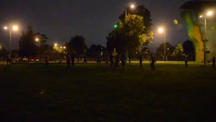 Pilotos del bmx disfrutando un picadito de  futbol con Fabio Peña despidiendo el 2013