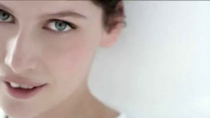 Loreal Youth Code Texture Perfector TV Commercial Spanish]_clip5