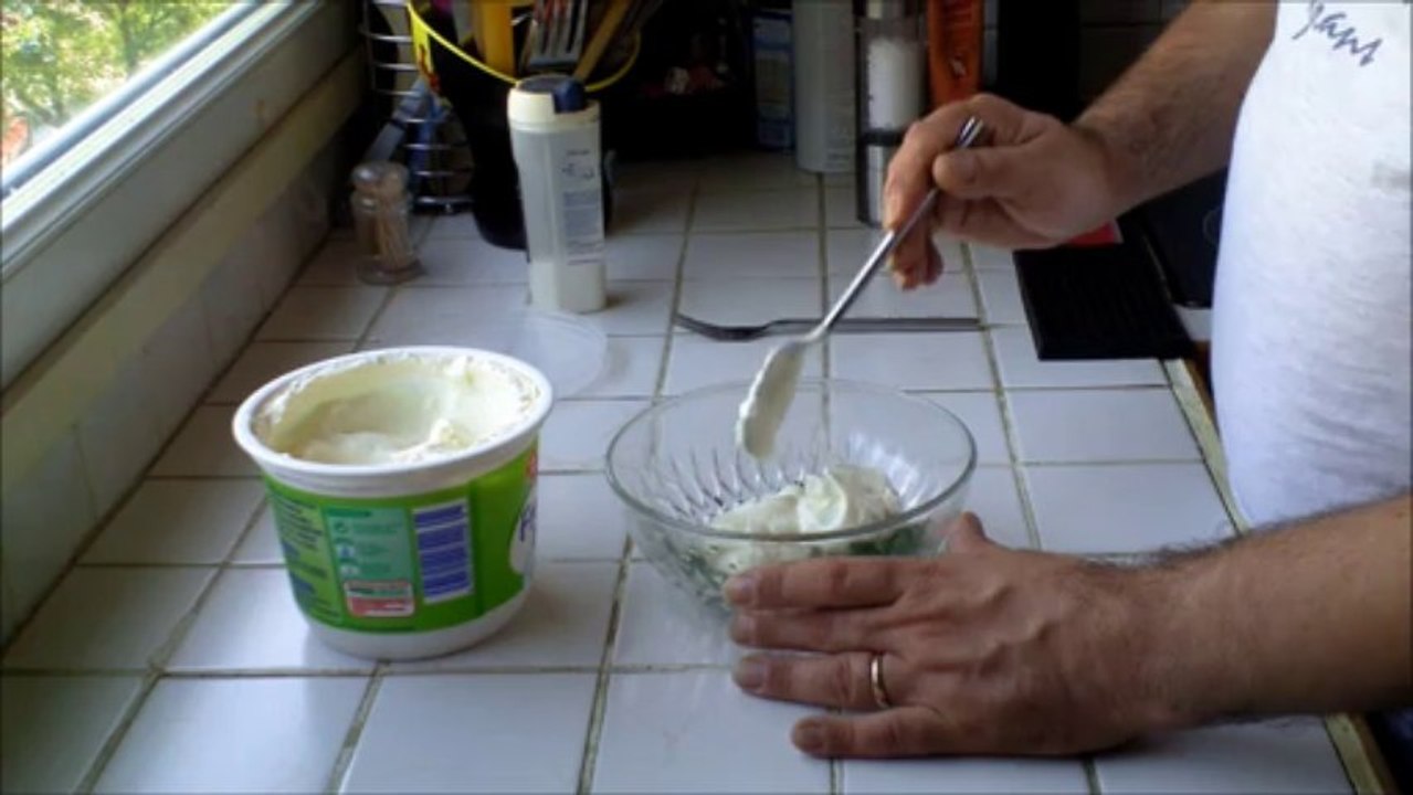 Molho de queijo branco com cebolinha