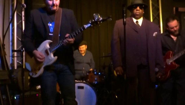 DESNOS MICHEL PRESENTE DONALD RAY JOHNSON AU MELROSE CAFE AGDE 20 12 2013 MORCEAU 3