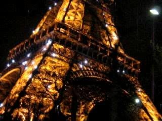 Tour Eiffel qui scintille