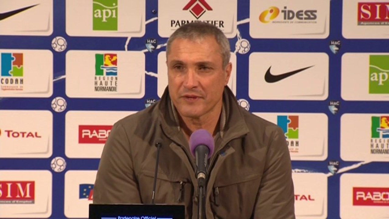 Conférence de presse Havre AC - AJ Auxerre (2-0) : Erick MOMBAERTS (HAC) - Bernard  CASONI (AJA) - 2013/2014