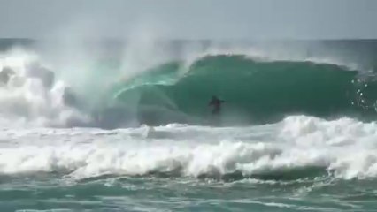 Banzai pipeline surfing 2009 North Shore Oahu world class surfing