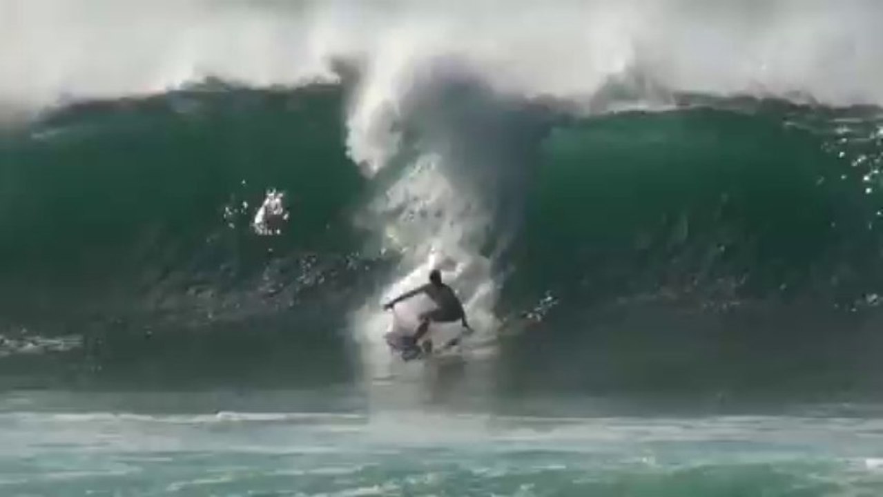 Banzai pipeline surfing 2009 North Shore Oahu world class surfing