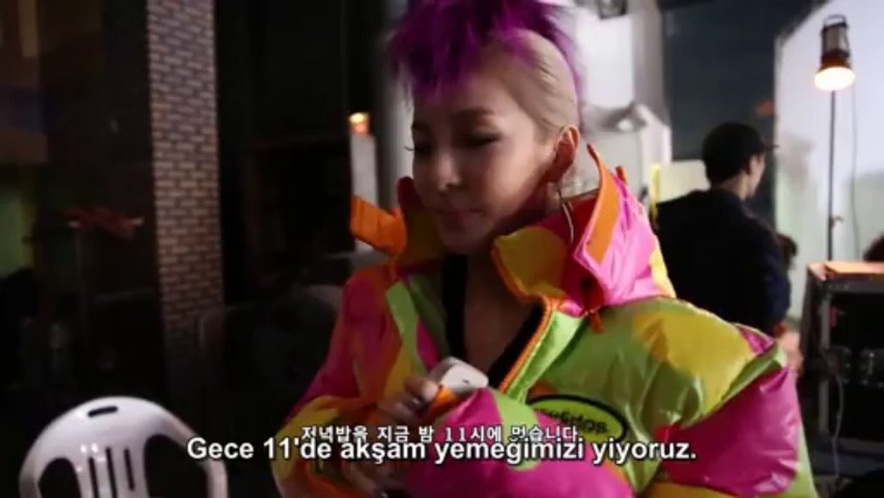 2NE1 - 그리워해요 (MISSING YOU) M/V Kamera Arkası [TÜRKÇE ALTYAZI]