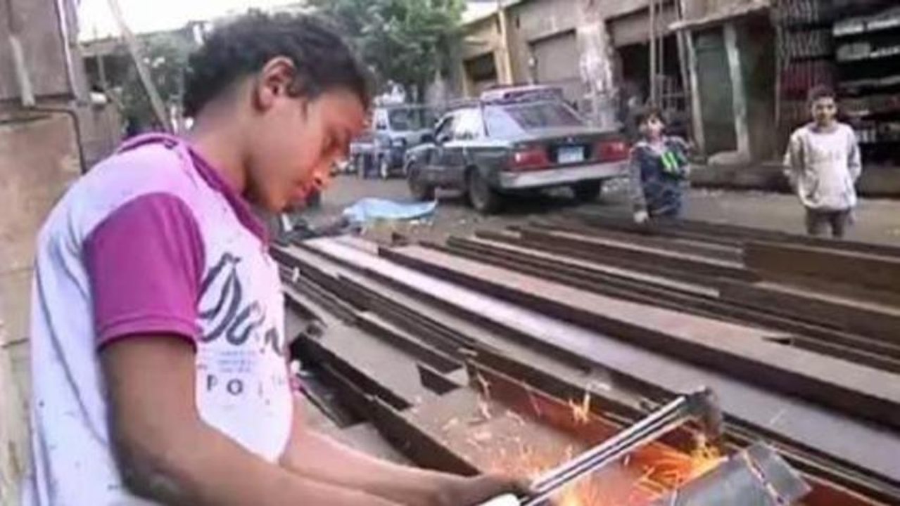Egypt economy bears down on child labourers