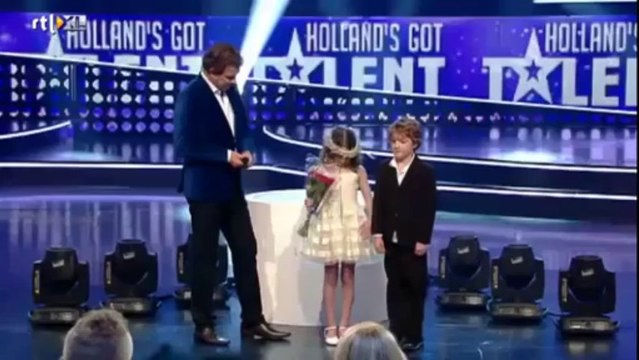 Amira Willighagen (9) - Ave Maria - Holland's got Talent