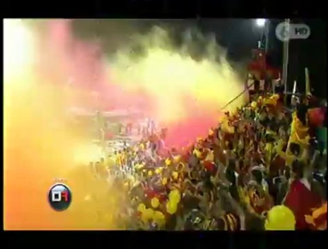 Salida de Herediano y Alajuelense a la cancha en la Final