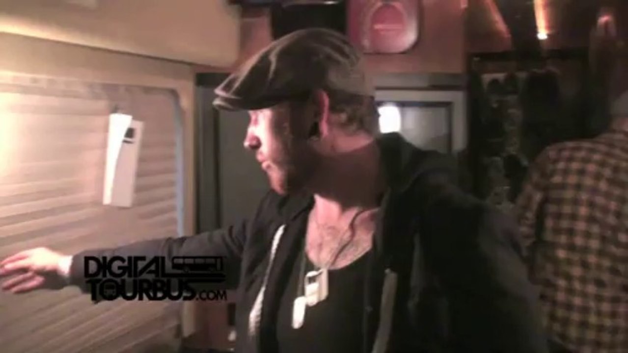 Go Radio / Jason Lancaster - BUS INVADERS Ep. 335