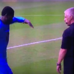 O χορός του Αντεμπαγιόρ μπροστά στον διαιτητή