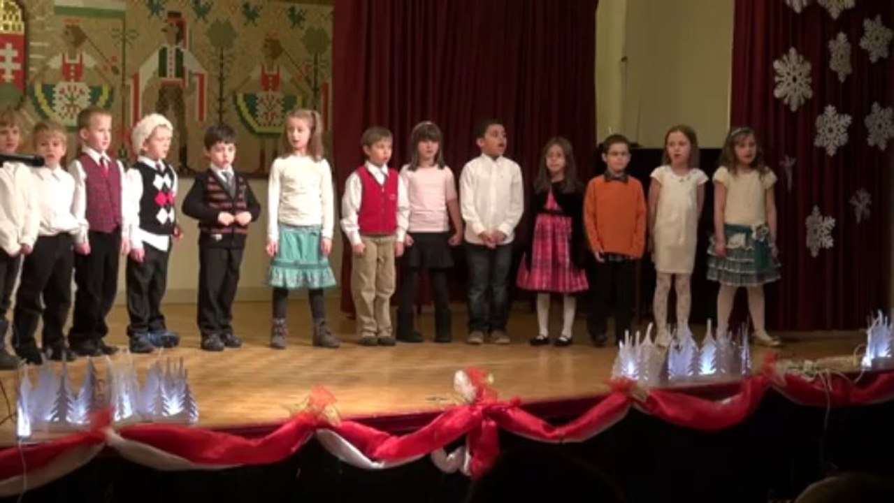 Karácsonyi ünnepség a Szent Erzsébet Magyar Iskolában: 1.osztály