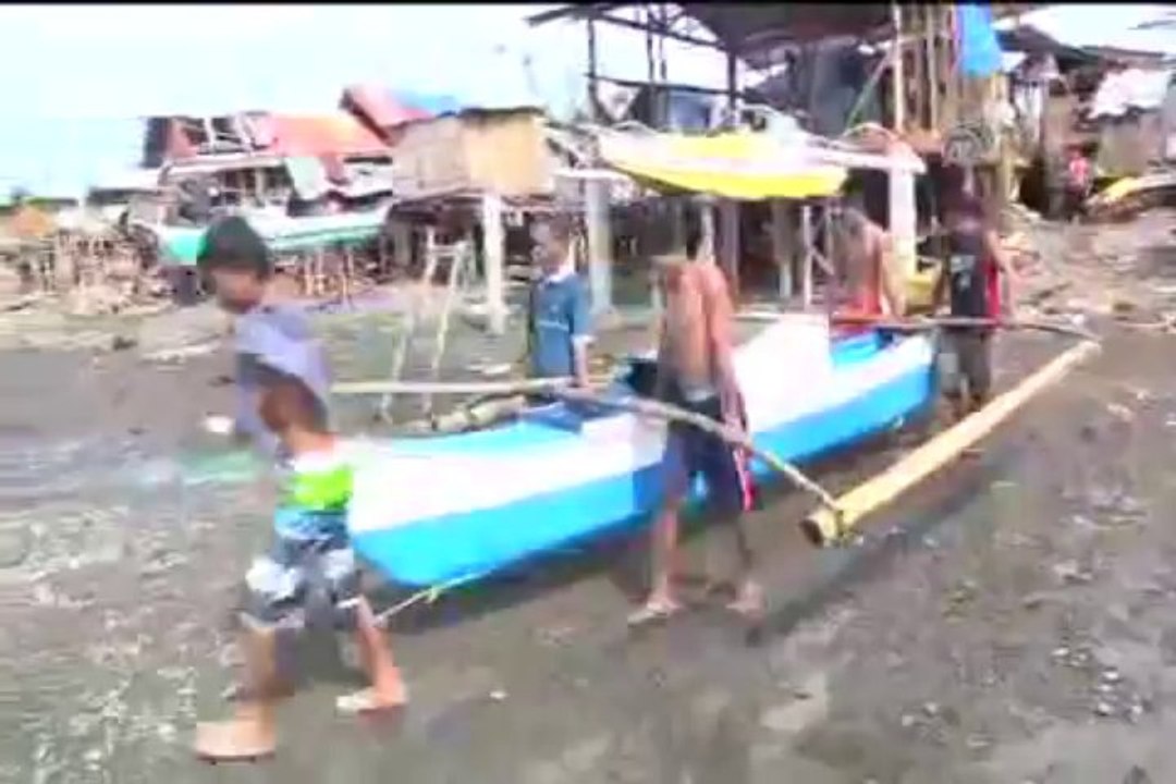 Tayfunun küstürdüğü balıkçılar denizle barışmaya başladı