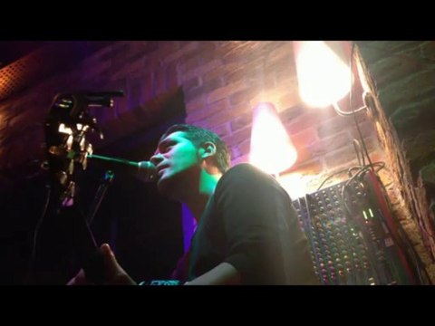 Tuna Genç / sende başını alıp gitme