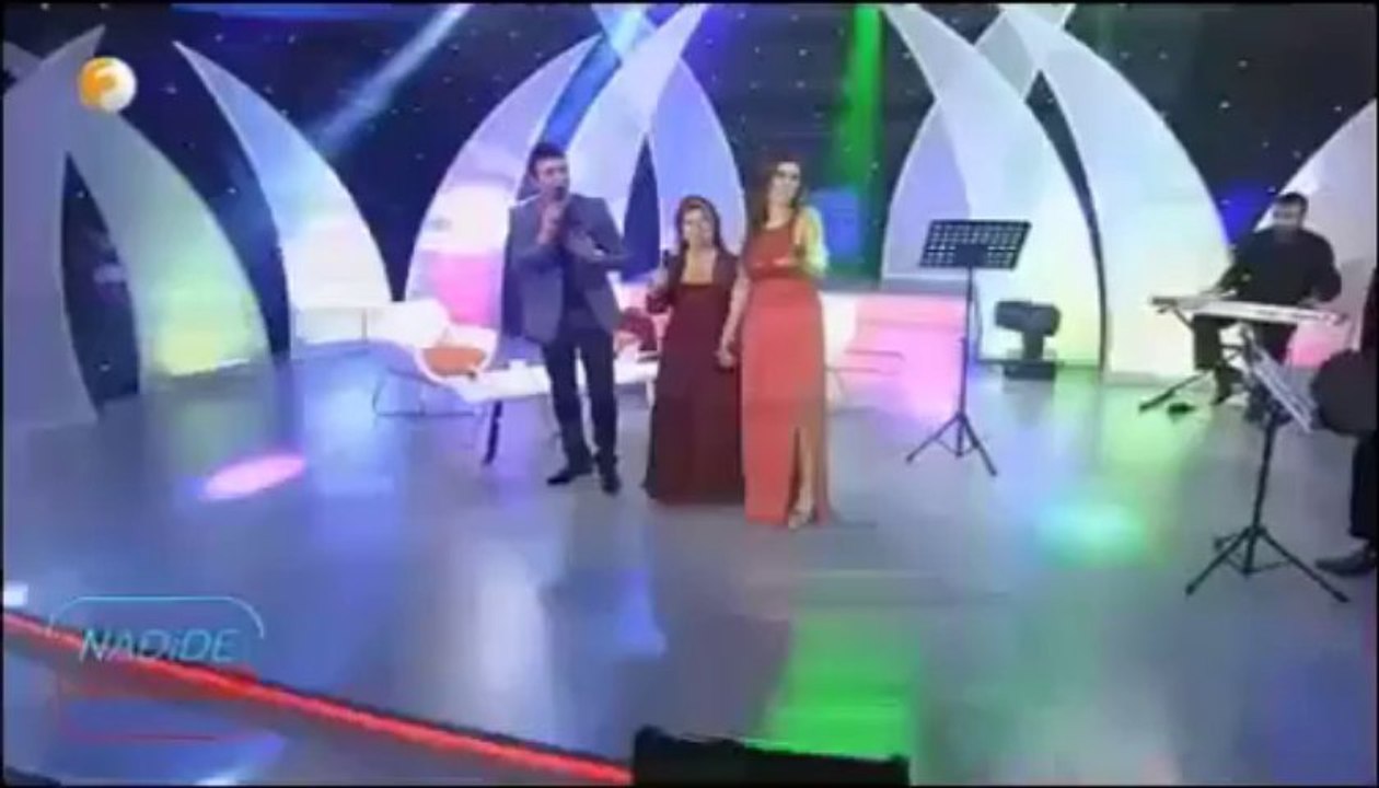 Cumali Alp - Aman Geze Geze & Eşarbını yan bağlama (Nadide Geceler-FogTv)