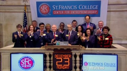 Holiday cheer on Wall St.