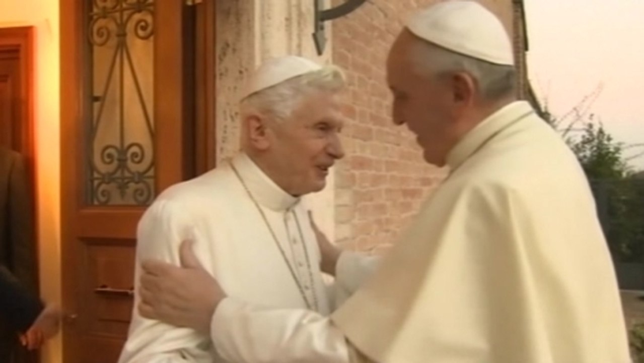 Two Popes exchange Christmas greetings