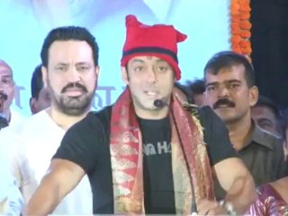salman khan talks about her past and childhood at a event in mumbai